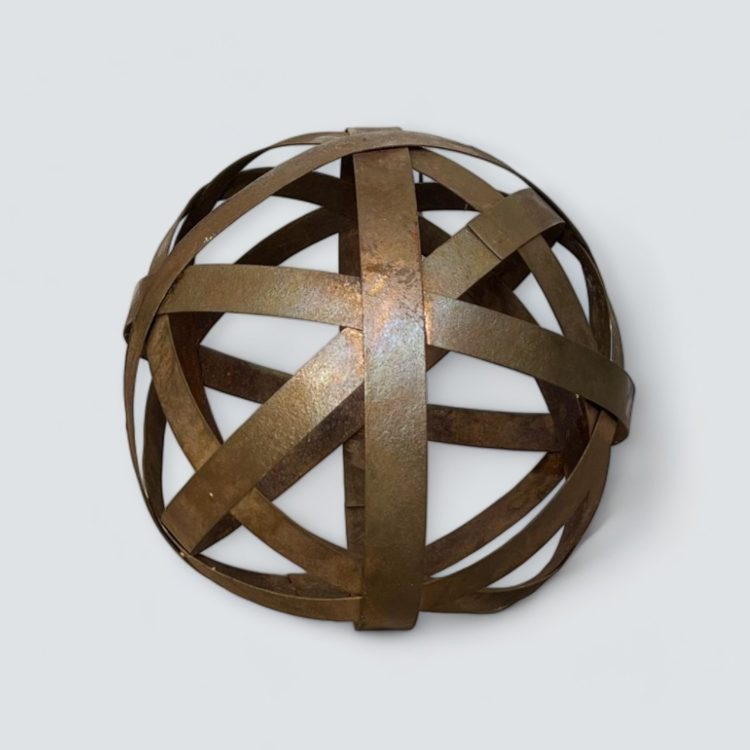 alquiler de mobiliario para eventos y bodas en sevilla. Alquiler de esfera de metal para decoracion