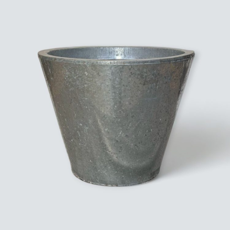 alquiler de mobiliario para eventos y bodas en sevilla. Alquiler de macetero metalico para decoracion