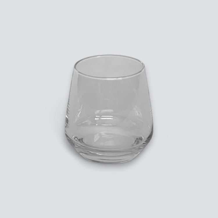 alquiler de mobiliario para eventos y bodas en sevilla. Alquiler de vaso de cristal para decoracion