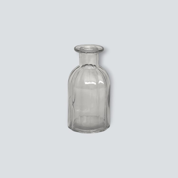 alquiler de mobiliario para eventos y bodas en sevilla. Alquiler de botellita de cristal para decoracion